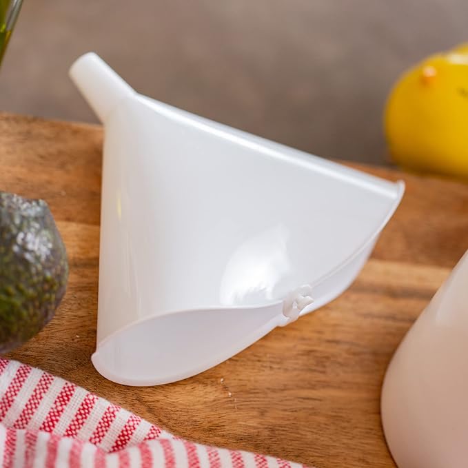 Chef Craft Select Plastic Folding Funnel, 5 inch Diameter 12 Ounce Capacity - Image 3