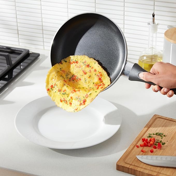 Amazon Basics Ceramic Non-Stick Cookware 15-Piece Set, Pans and Utensils - Image 6
